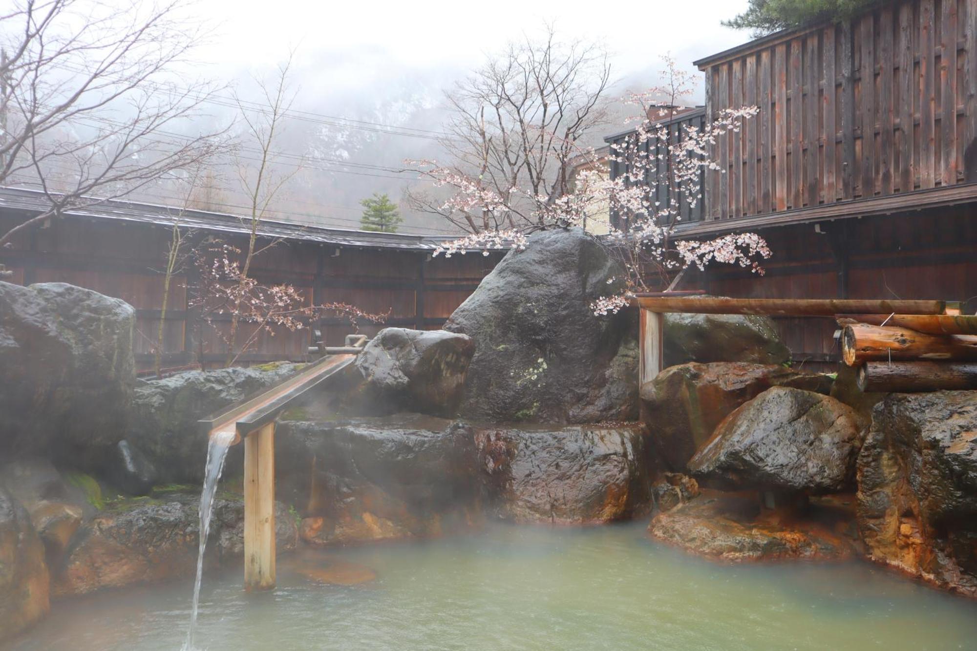 Hirayukan Takayama  Bagian luar foto